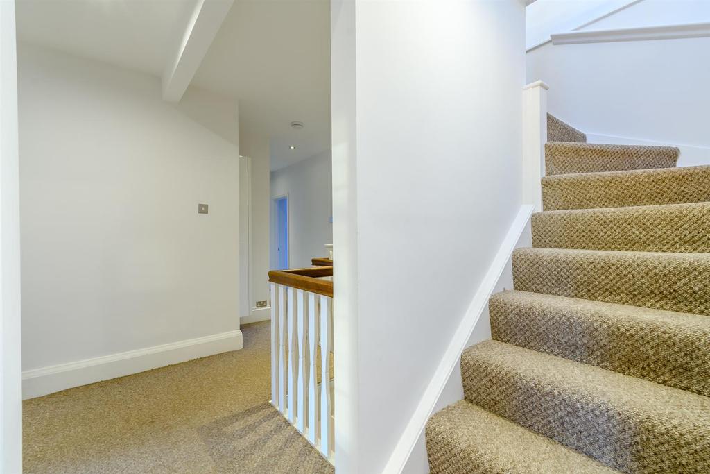 8485599-interior06.jpg