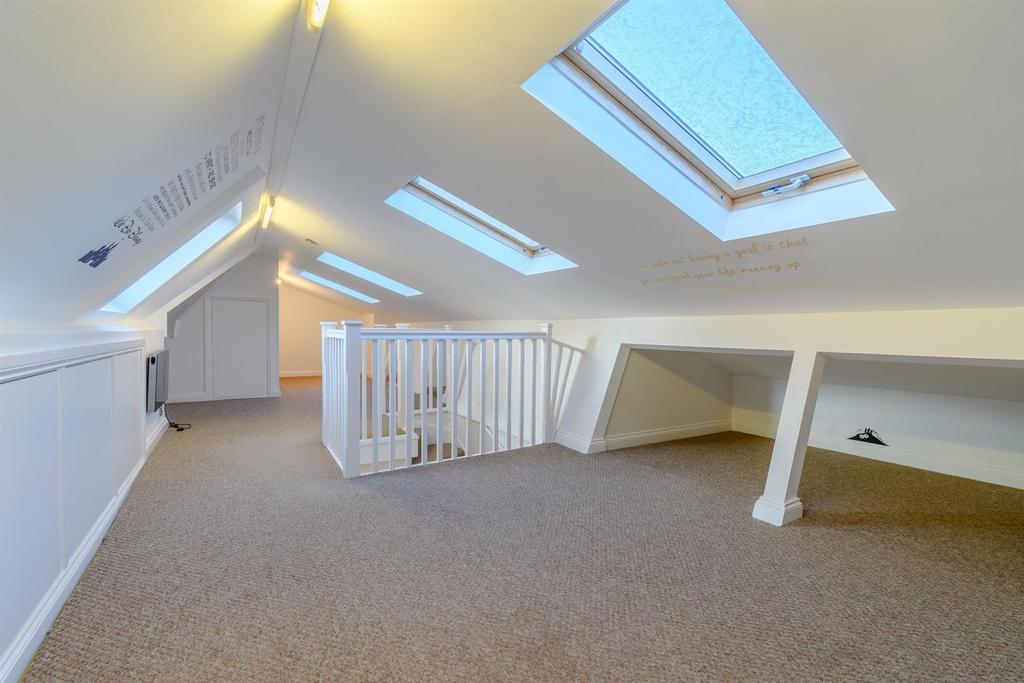 8485599-interior03.jpg