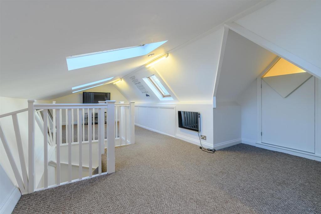 8485599-interior02.jpg