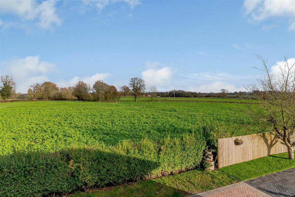 Shilton Lane, Shilton, Coventry... 6 bed detached house £750,000