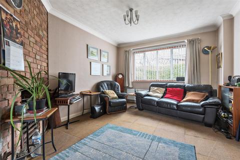 24 Ashenden Road, Guildford, GU2 7XE