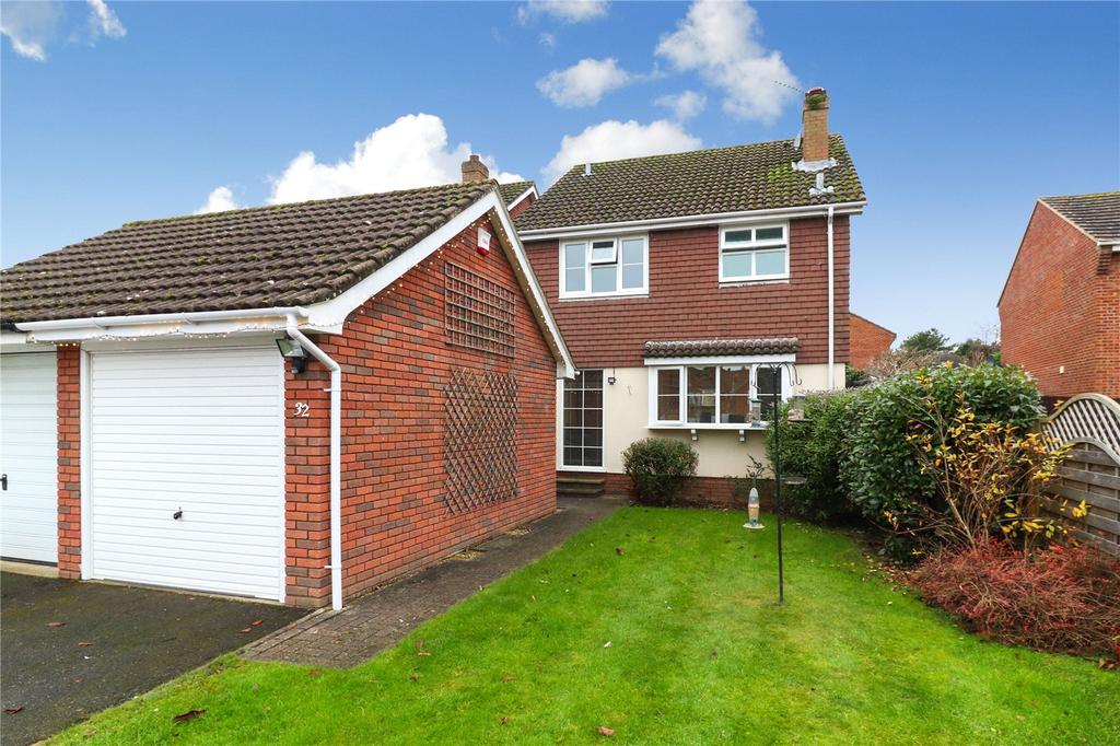 Farmers Way, Seer Green... 3 bed detached house £775,000