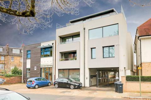 Flat 3, 3a Athenaeum Road, London, N20 9AA