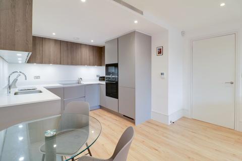Flat 3, 3a Athenaeum Road, London, N20 9AA