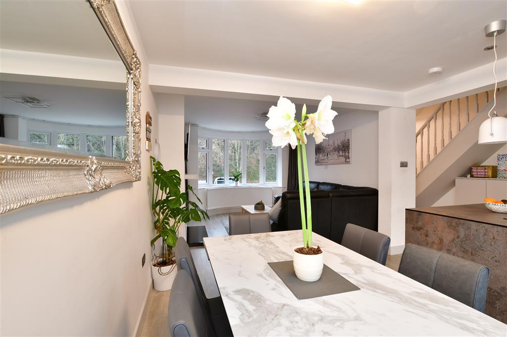 Kitchen/Dining Area