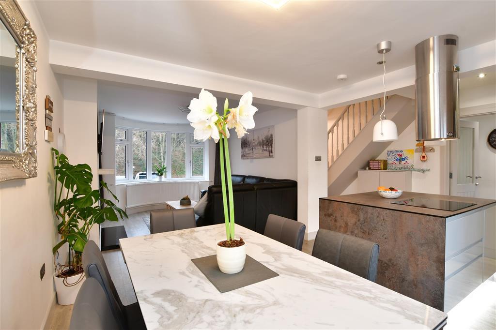 Kitchen/Dining Area