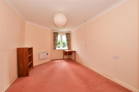 2 bedroom flat for sale - Stafford Road, Caterham, Surrey