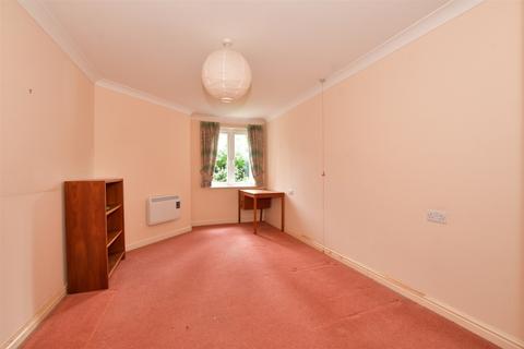 2 bedroom ground floor flat for sale - Stafford Road, Caterham, Surrey