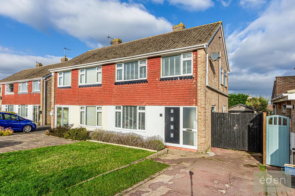 Gresham Road, Coxheath, ME17 3 bed semidetached house £400,000