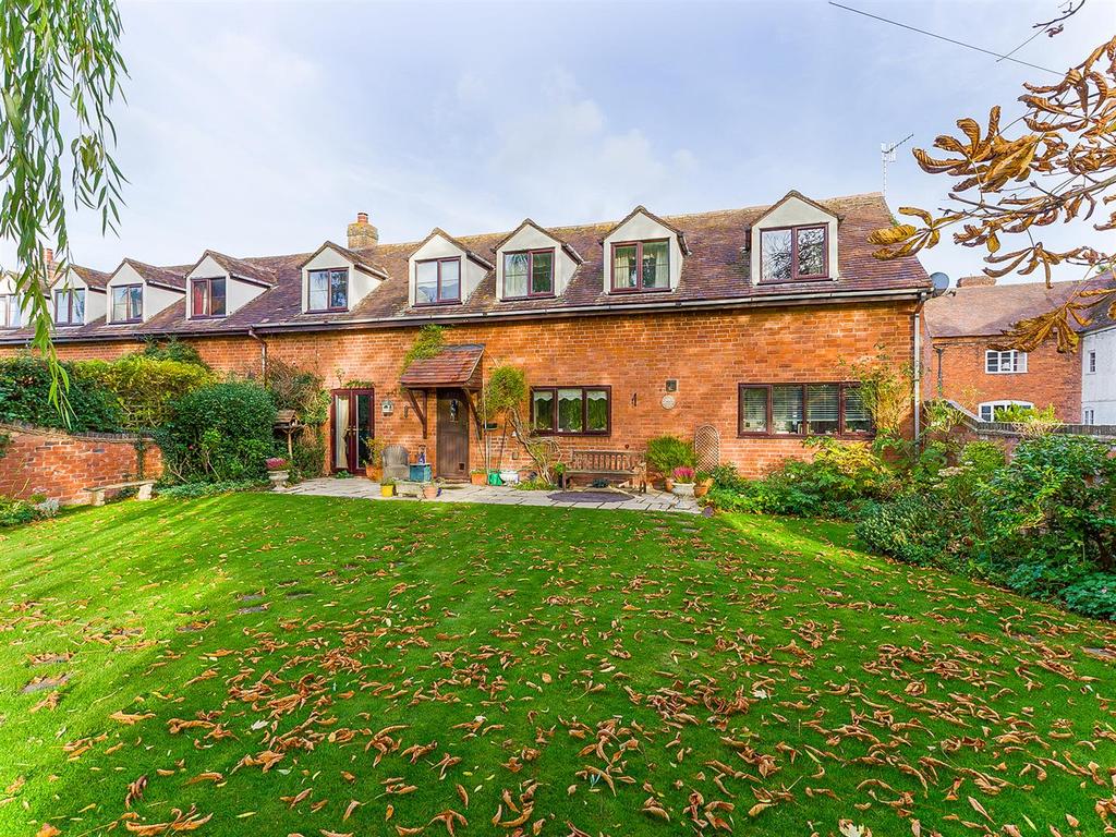 Kings End Road, Powick, Worcester 3 bed barn conversion £525,000