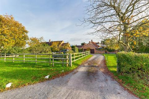 2, Moat Court Kings End Road, Powick, Worcester, WR2 4RE