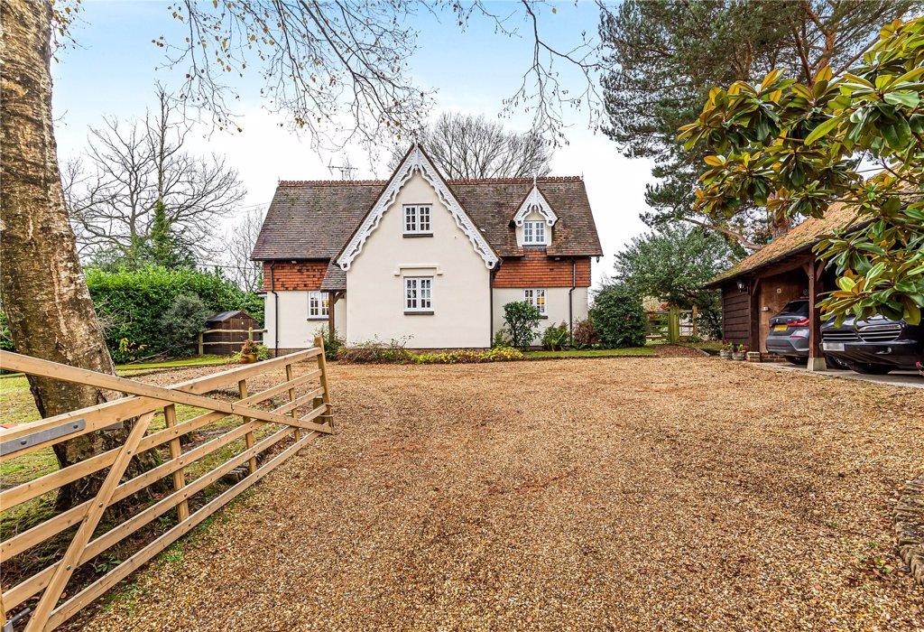 Lordings Lane, West Chiltington, West Sussex 3 bed detached house £