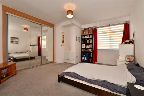 2 bedroom ground floor flat for sale - Station Way, Sutton, Surrey