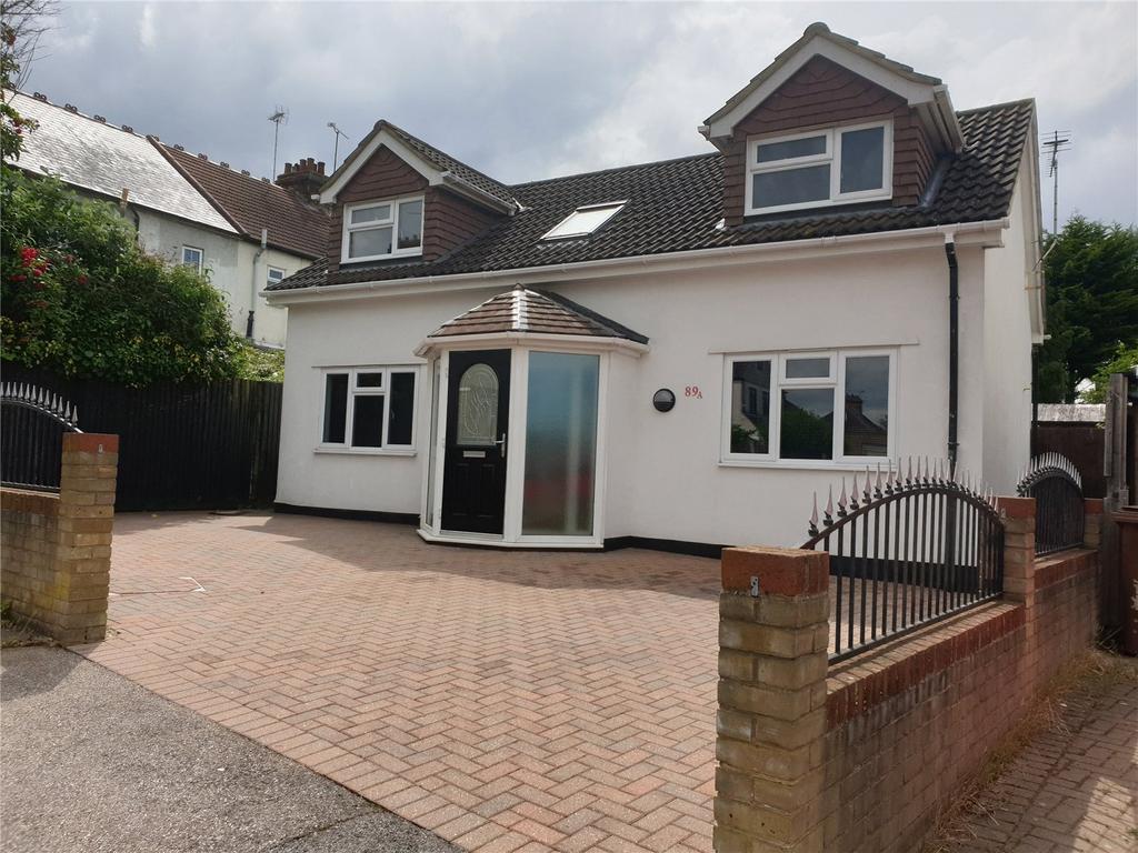 Toronto Road, Gillingham, Kent, ME7 2 bed bungalow £320,000