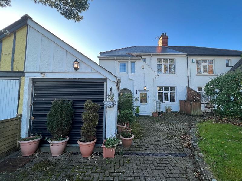 Front Garden &amp; Entrance