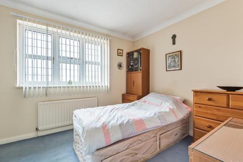 2 bedroom end of terrace house for sale - Jersey Close, Chertsey, KT16