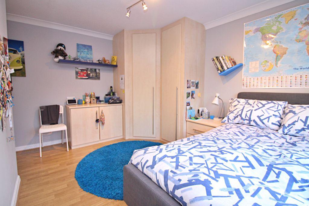 Bedroom 2 (Double)