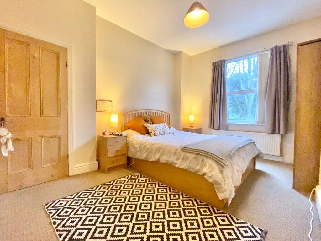 Bedroom 1 (Double)