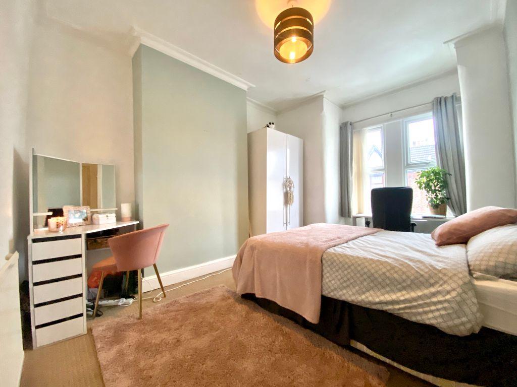 Bedroom 2 (Double)