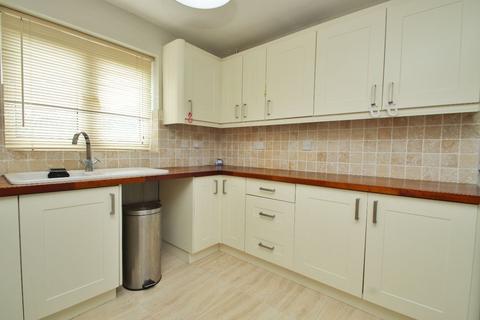 4 bedroom semi-detached house to rent - Cedarview, Canterbury