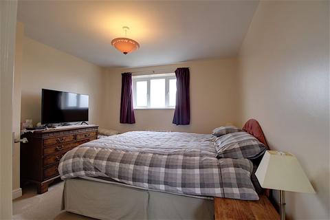 12 Hillside, Ancaster, Grantham, NG32 3PX