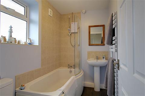 12 Hillside, Ancaster, Grantham, NG32 3PX