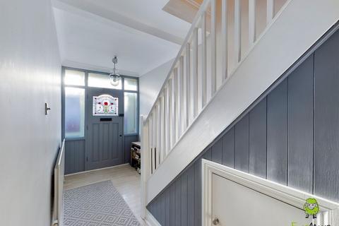 61 Ethronvi Road, Bexleyheath, DA7 4AU