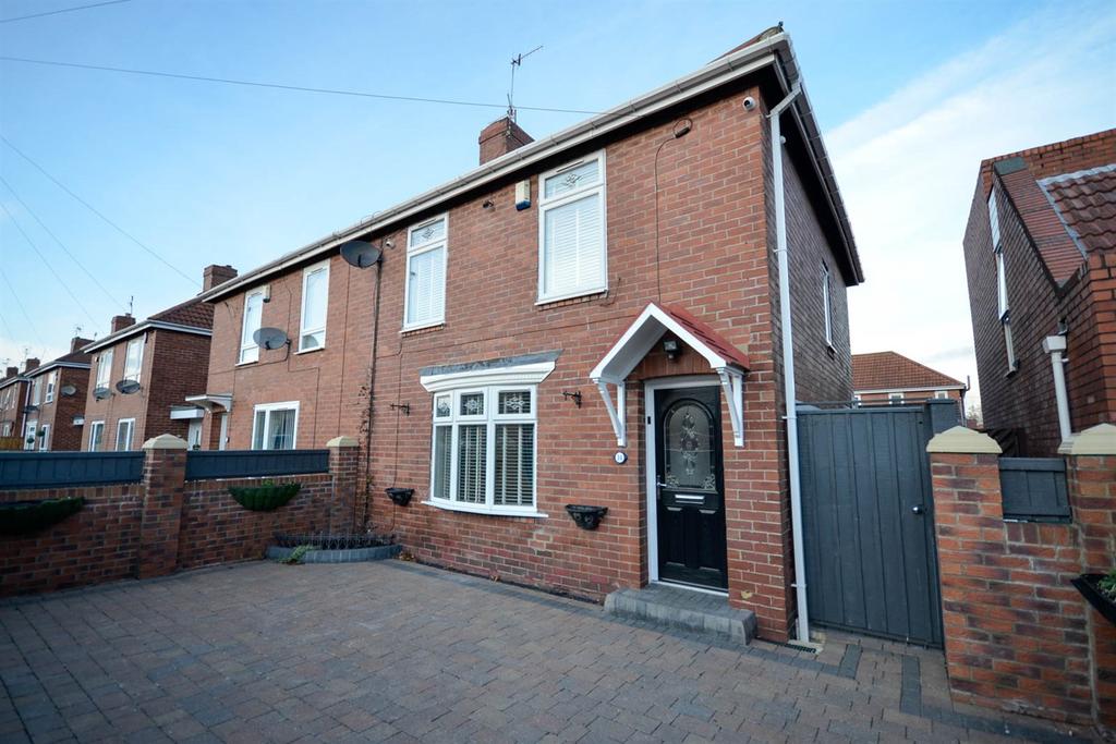 Friary Gardens, Felling 3 bed semidetached house £155,000