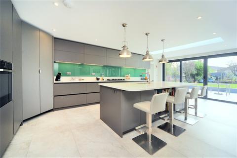 24 Waterer Rise, Wallington, SM6 9DN