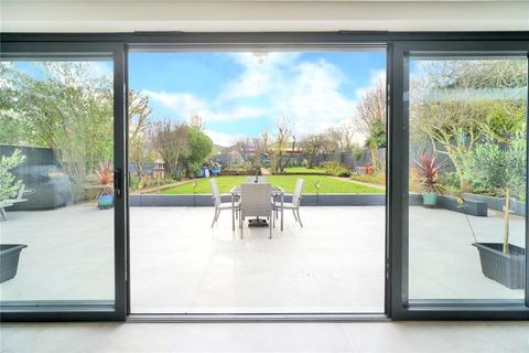 24 Waterer Rise, Wallington, SM6 9DN
