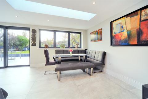 24 Waterer Rise, Wallington, SM6 9DN
