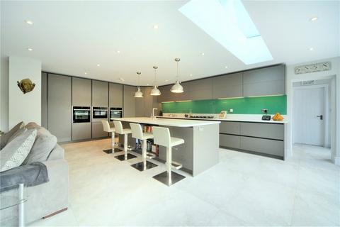 24 Waterer Rise, Wallington, SM6 9DN