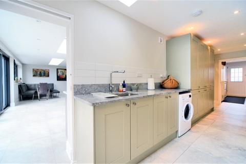 24 Waterer Rise, Wallington, SM6 9DN