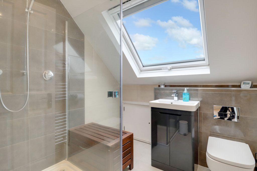 Ensuite to Bed 1