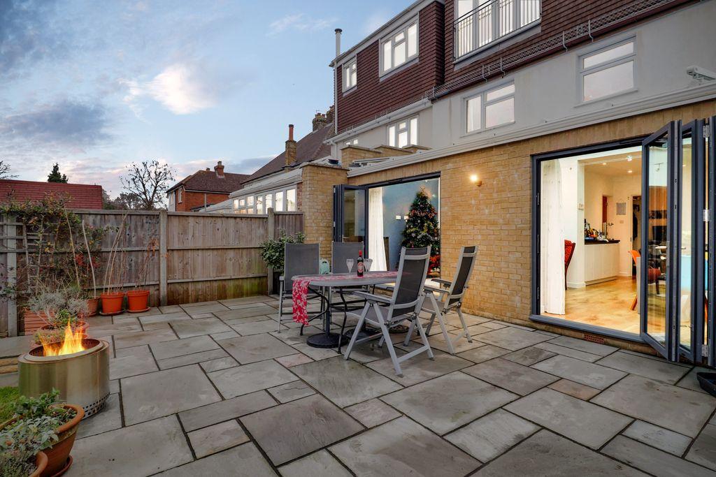 Entertainer's patio