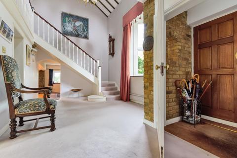 15 Trystings Close, Claygate, Esher, KT10 0TF