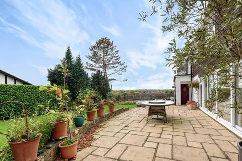 15 Trystings Close, Claygate, Esher, KT10 0TF
