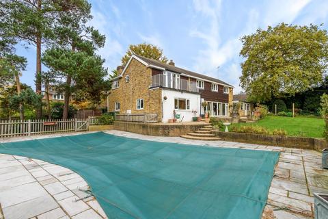15 Trystings Close, Claygate, Esher, KT10 0TF