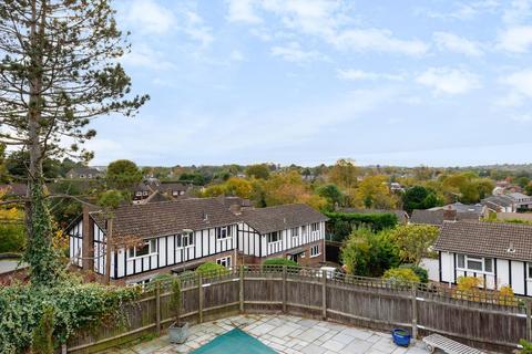 15 Trystings Close, Claygate, Esher, KT10 0TF