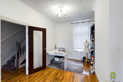 40 South Road, Erith, DA8 3RA