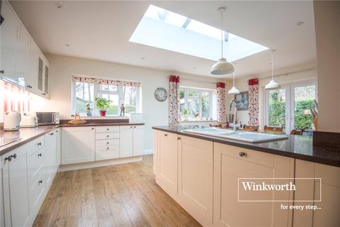 5 bedroom bungalow for sale - Church Road, Ferndown, BH22