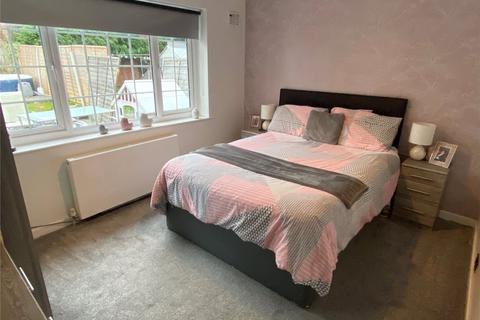 3 bedroom bungalow for sale - Hawkshead Road, Shaw, Oldham, OL2