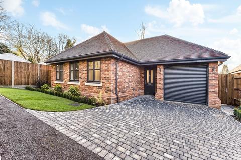 35 Avenue Close, Liphook, GU30 7QE
