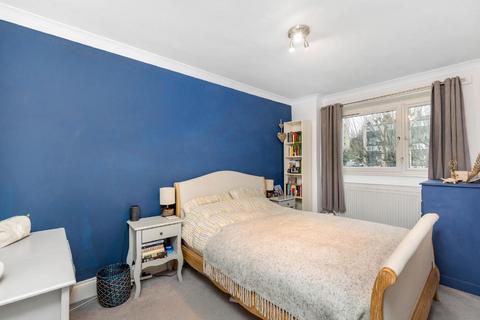 116 Whitlock Drive, London, SW19 6SN