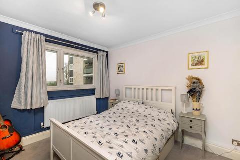 116 Whitlock Drive, London, SW19 6SN