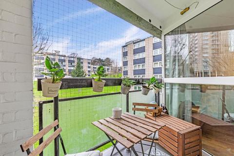 116 Whitlock Drive, London, SW19 6SN