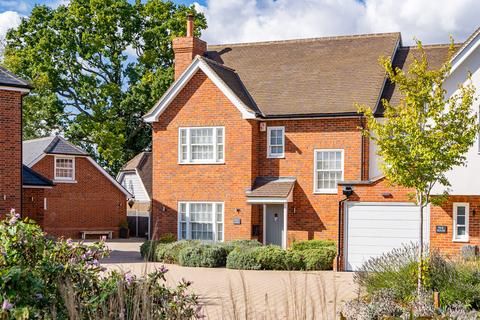 3 bedroom link detached house for sale, Causeway End, Felsted