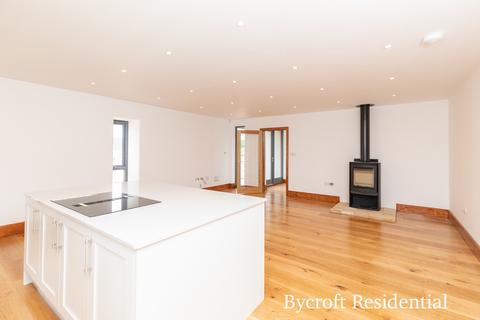 4 bedroom barn conversion for sale - The Street, Lound, Lowestoft