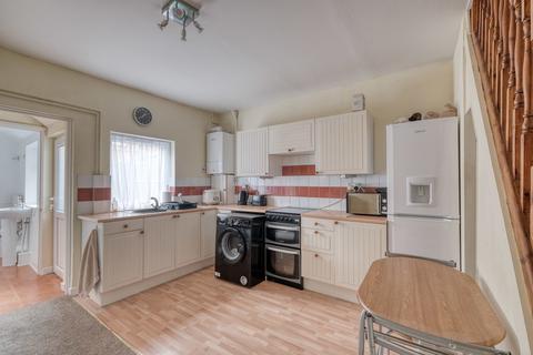 37 Middle Road, Worcester, WR2 4HT