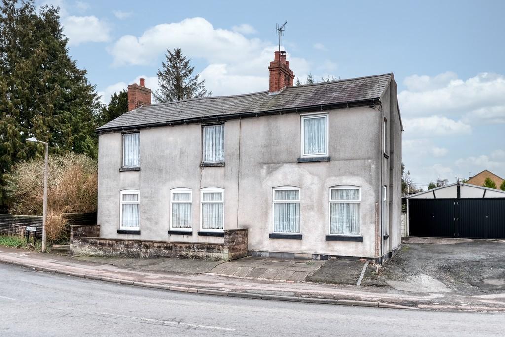 Wildmoor Lane, Catshill, Bromsgrove... 4 bed detached house £325,000